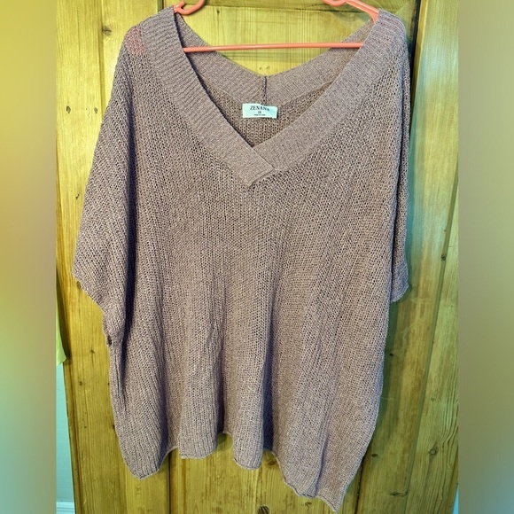 Zenana Outfitters Sweaters - Zenana Lightweight Pull Over Sweater/Cover Up. Very Flattering & Pretty Size 2X